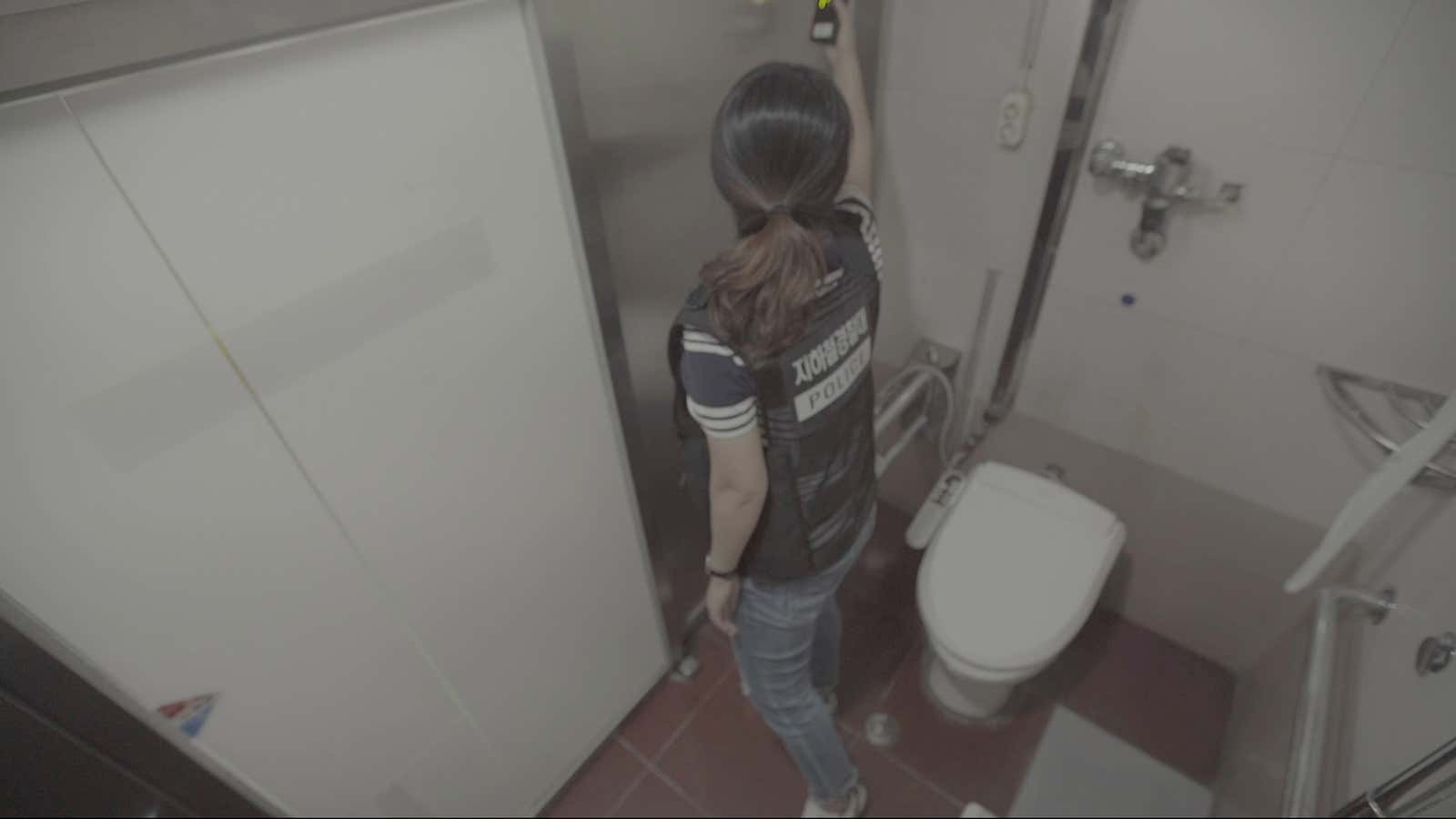 alan walton recommends bathroom spy cam porn bruce spinks add Special exercises bdsm photo
