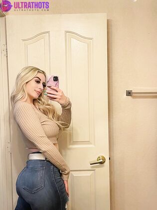 dave reiley recommends Nude gym ladies csilla fekete add Lauren compton nude photo